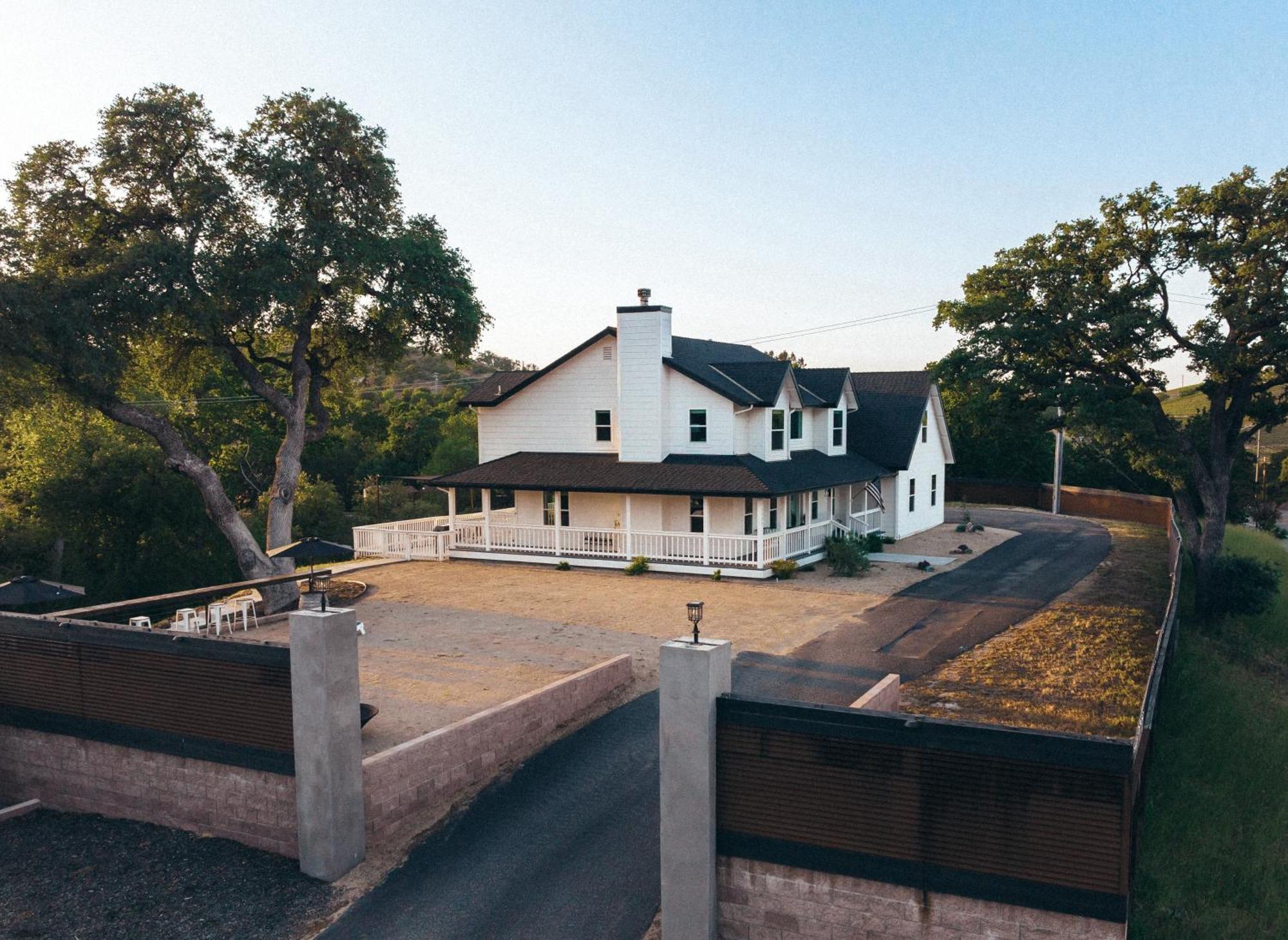 Wine Country Modern Farmhouse With Heated Pool, Hot Tub, Cybertruck Paso Robles Exterior photo